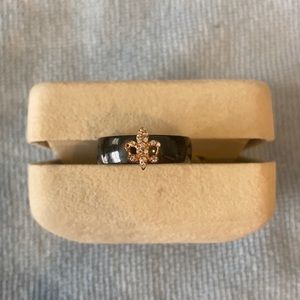 Fleur de lis black ring